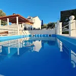 Vakantiehuis Family Friendly House With A Swimming Pool Praznica, Brac - 24570