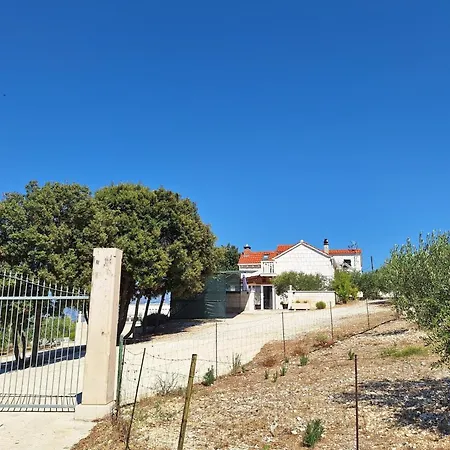 Family Friendly House With A Swimming Pool Praznica, Brac - 24570 Pucisca