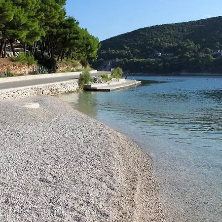 度假居 Family Friendly House With A Swimming Pool Praznica, Brac - 24570 *