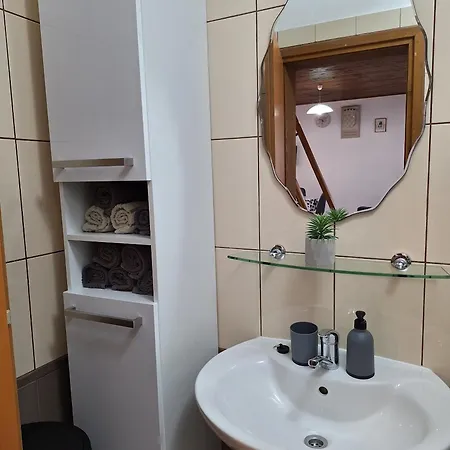 度假居 Family Friendly House With A Swimming Pool Praznica, Brac - 24570 普契什查
