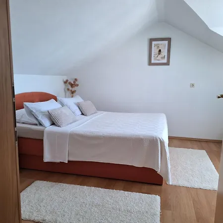 Family Friendly House With A Swimming Pool Praznica, Brac - 24570 Vakantiehuis Pucisca